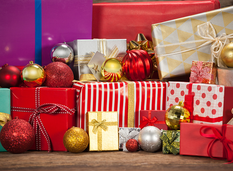 mountain-colorful-gifts-with-christmas-decorations