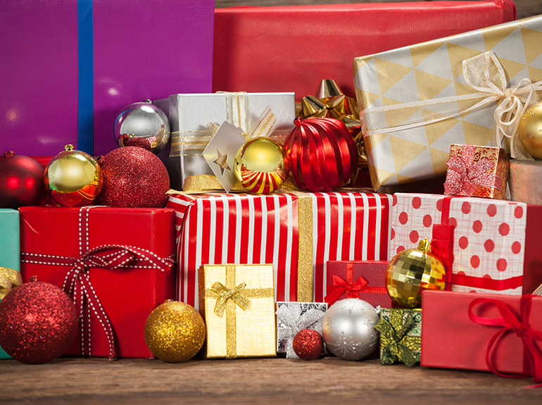 mountain-colorful-gifts-with-christmas-decorations